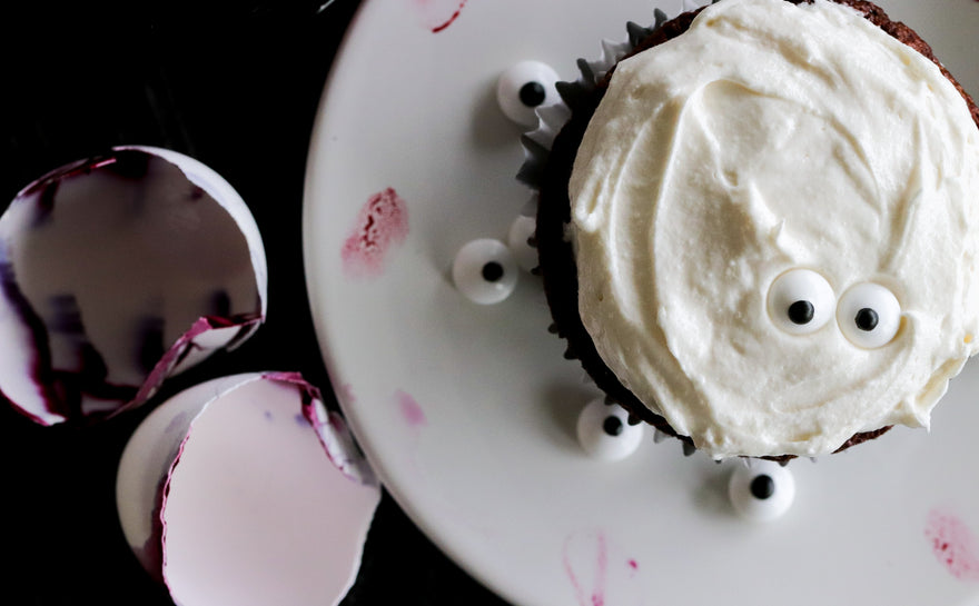 Good Dee's Ghost Cupcakes + Easy DIY Cracked Eyeballs